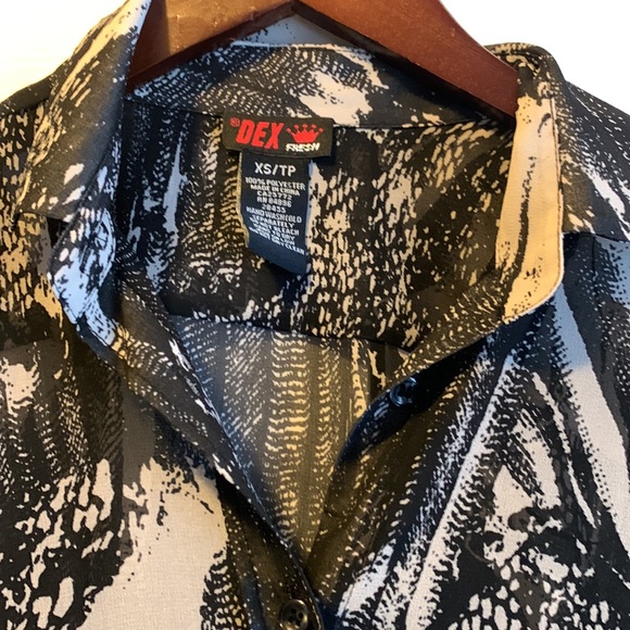 DEX Blouses - Picture 4 of 11